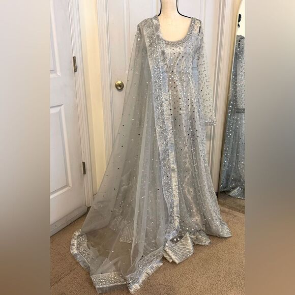 LXM OFFICIAL PAKISTANI AUTHENTIC BRIDAL MIRRORED SEQUIN DESIGNER FLARED DRESS - Picture 15 of 17